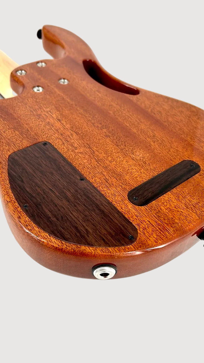Akama Mini Bass