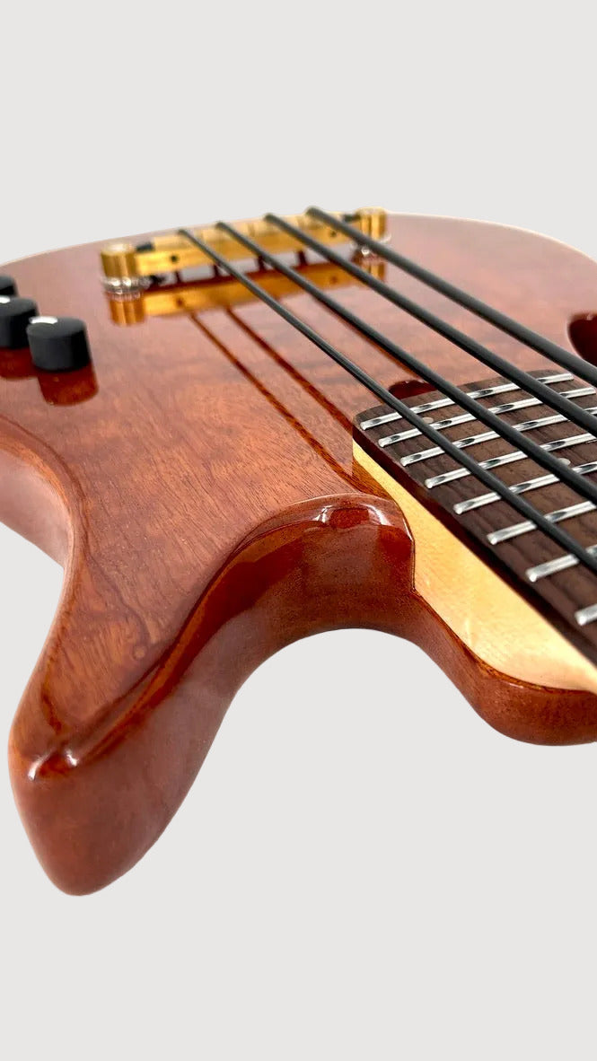 Akama Mini Bass