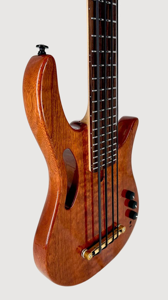 Akama Mini Bass