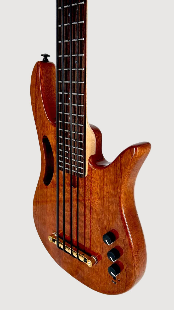 Akama Mini Bass