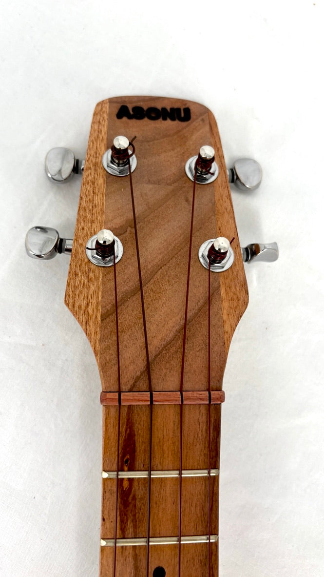 Asonu Tenor 4-string mit Pickup