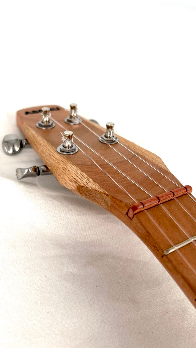 Asonu Tenor 4-string mit Pickup