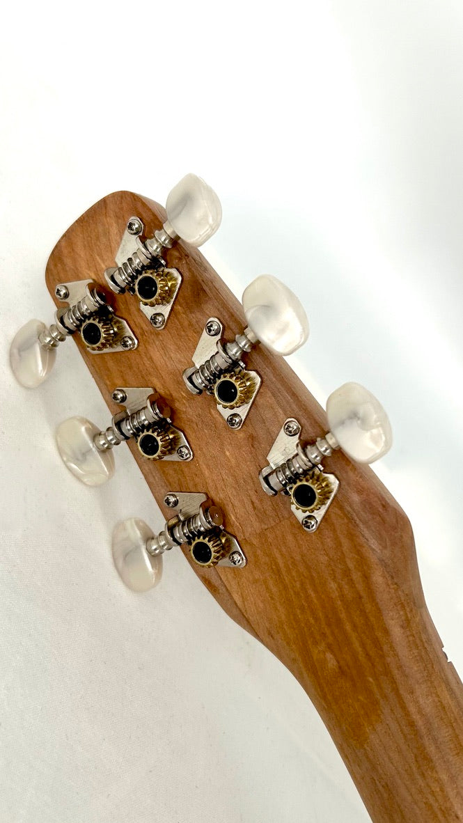 Asonu Tenor 6-string mit Pickup