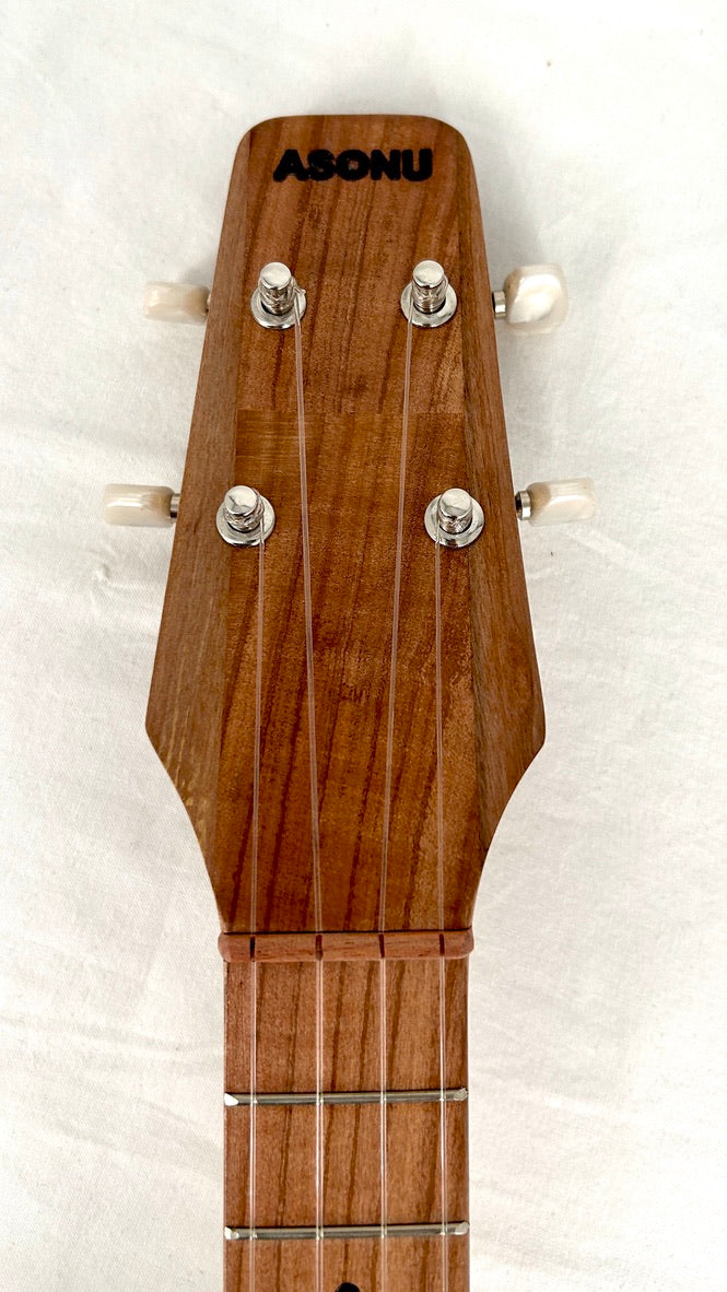 Asonu Tenor 4-string mit Pickup