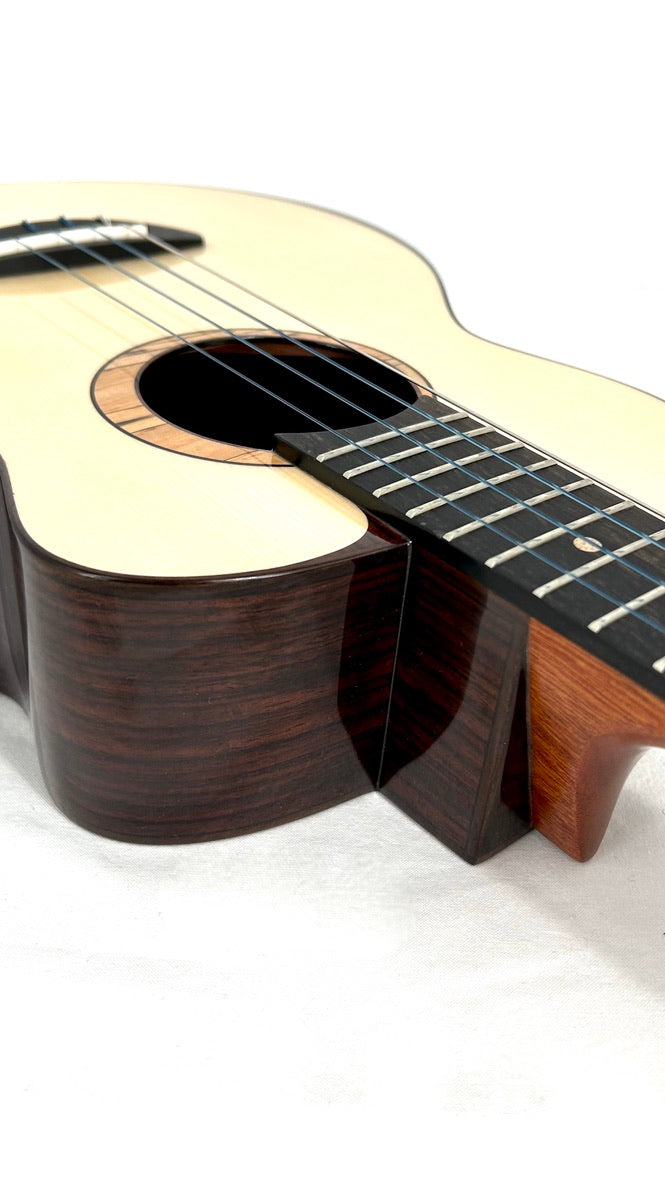 aNueNue UB200 Moonbird Bariton