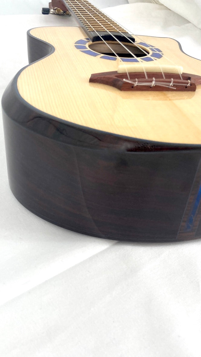 HOZEN Green Label Tenor Spruce / Rosewood