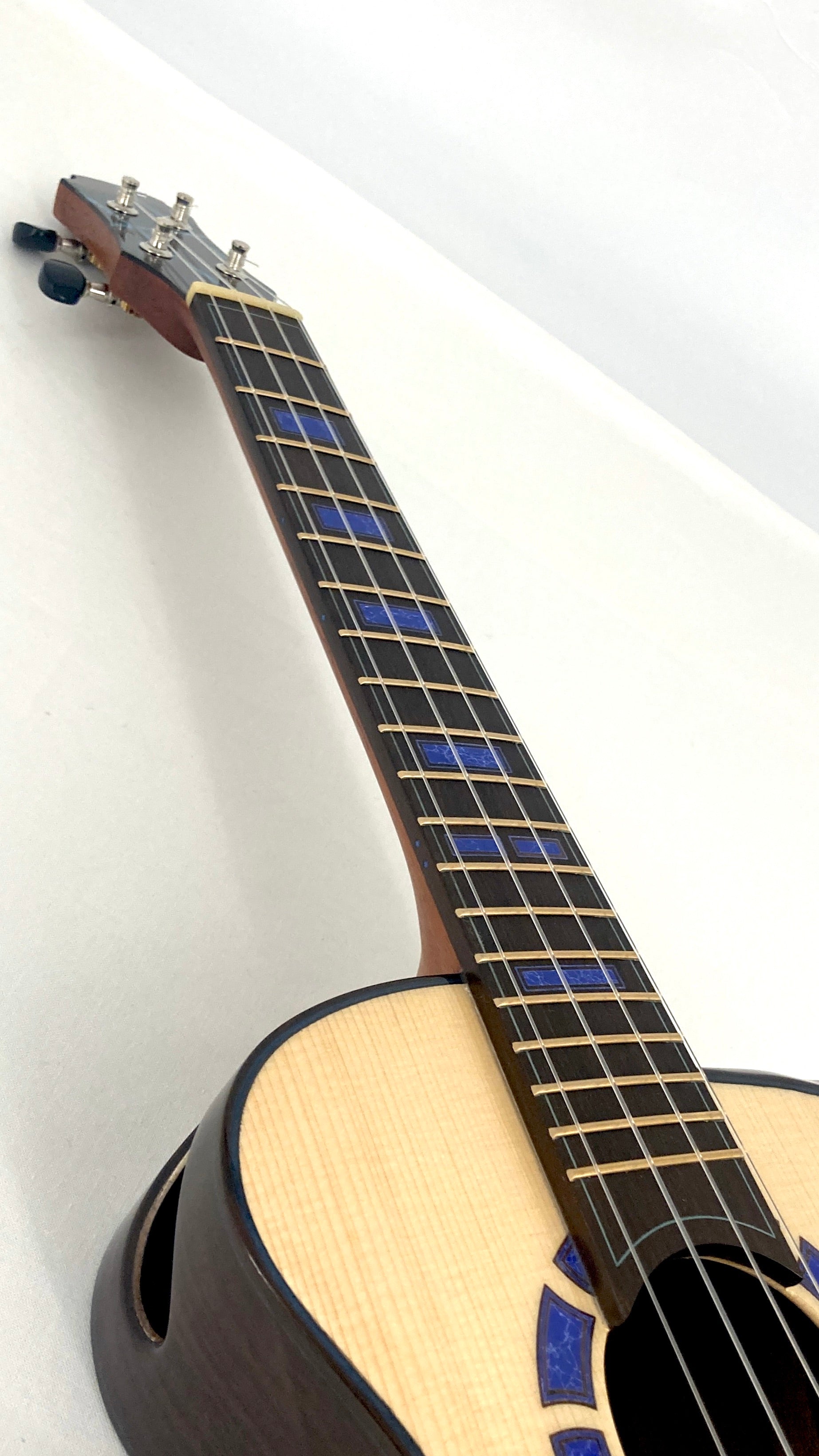 HOZEN Green Label Tenor Spruce / Rosewood