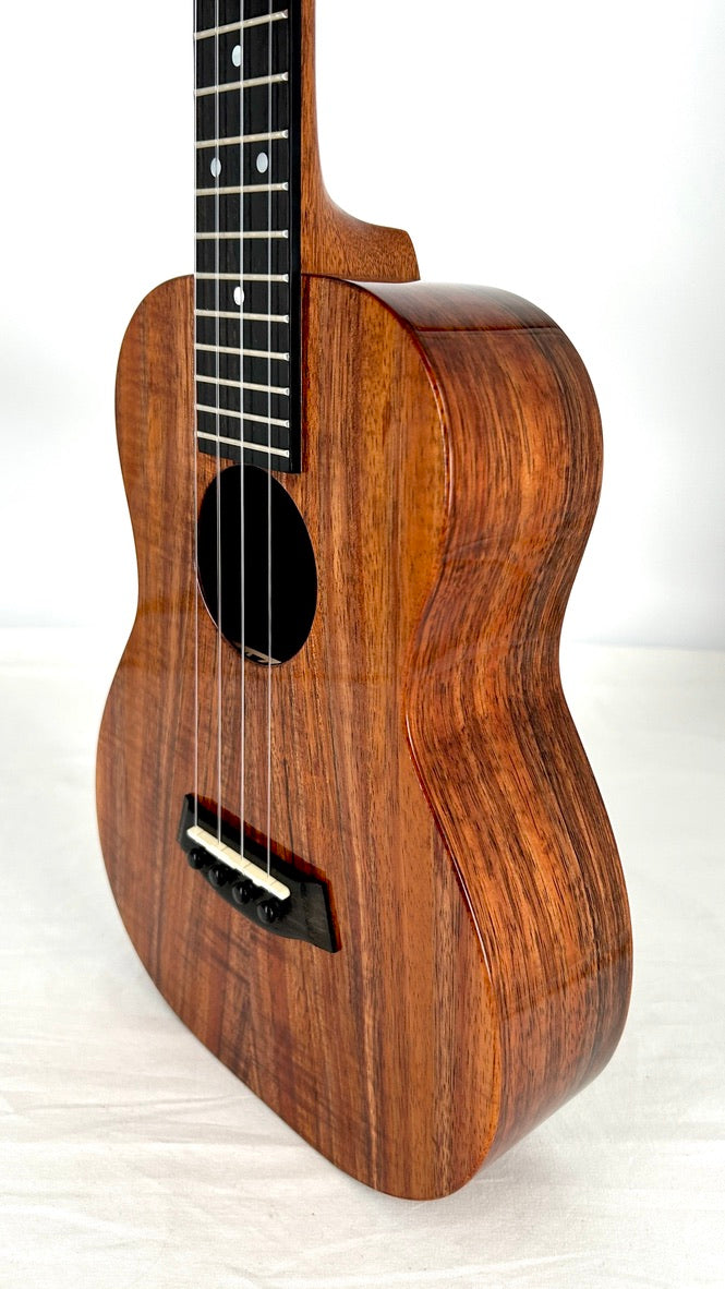 Kanile'a K1 Tenor Core gloss