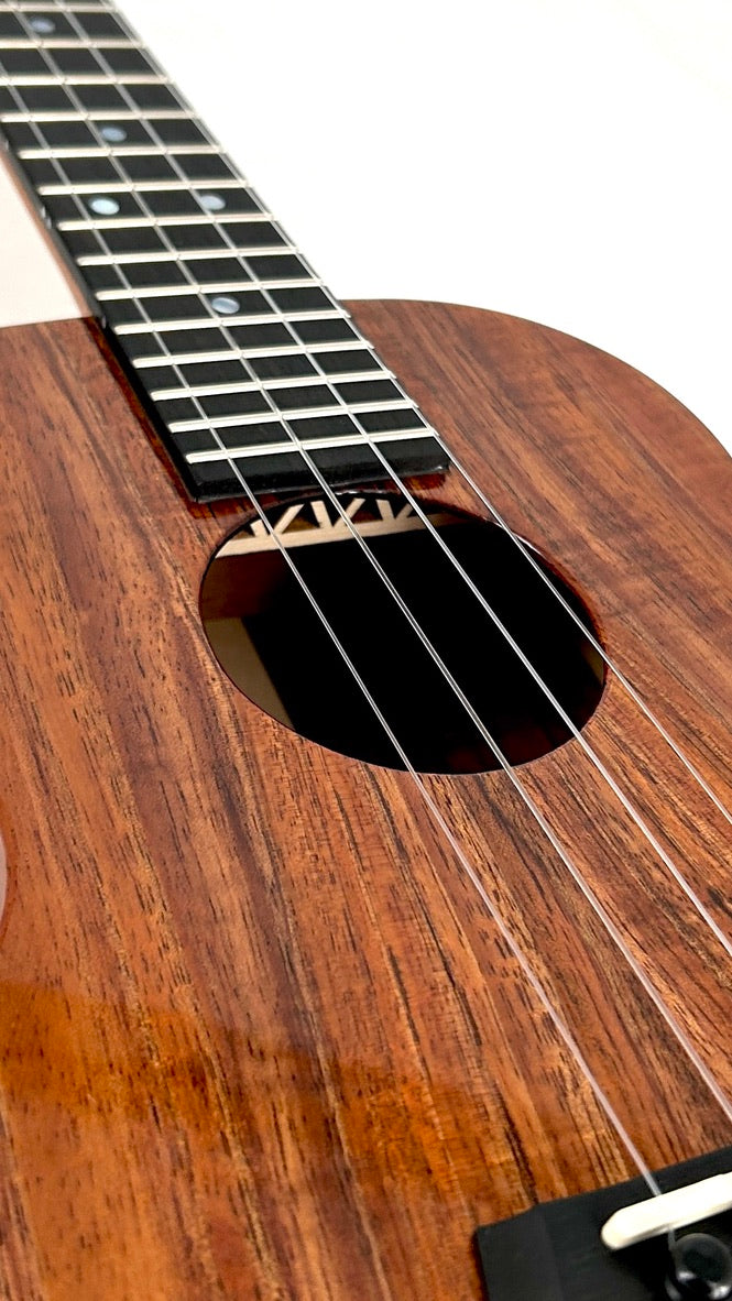 Kanile'a K1 Tenor Core gloss