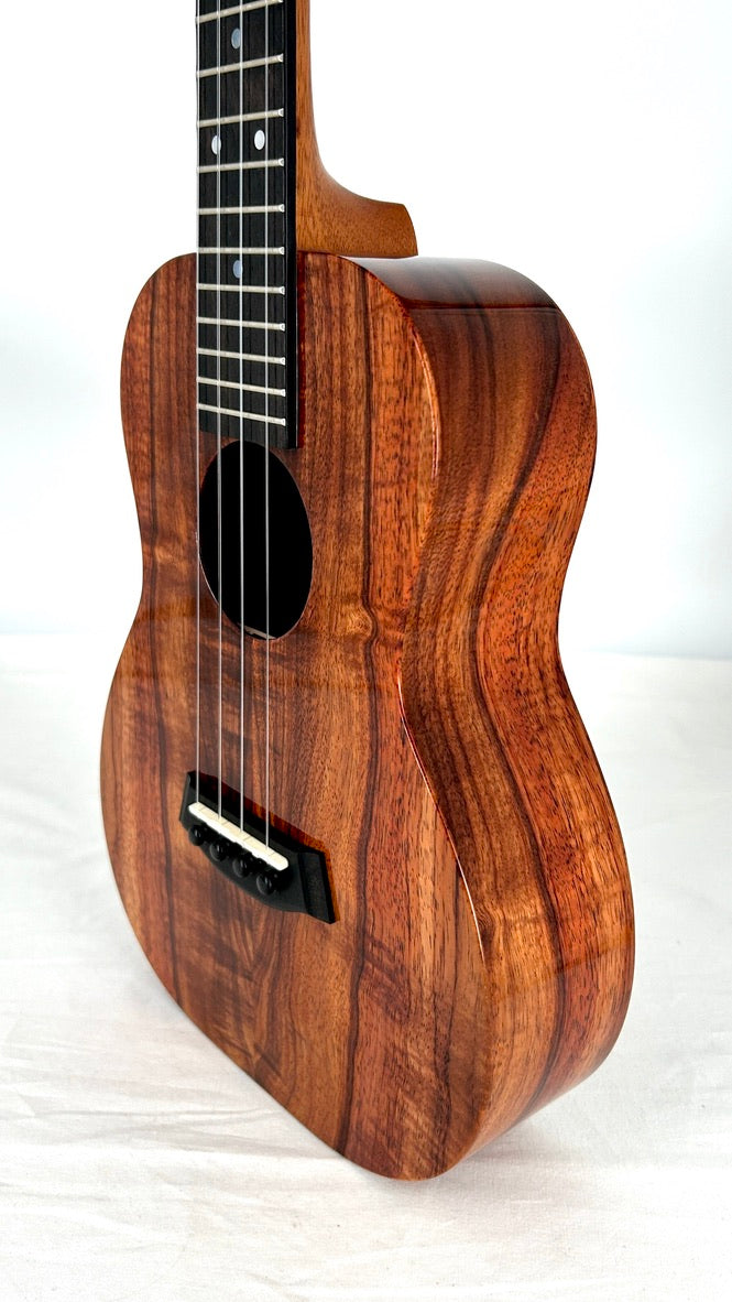 Kanile'a K1 Tenor Core gloss