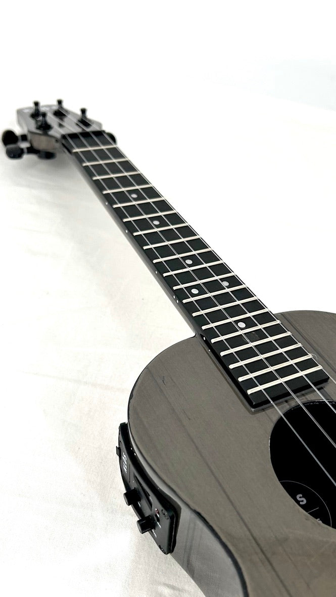 KLOS Concert Carbon Timber mit Pickup und Soundport