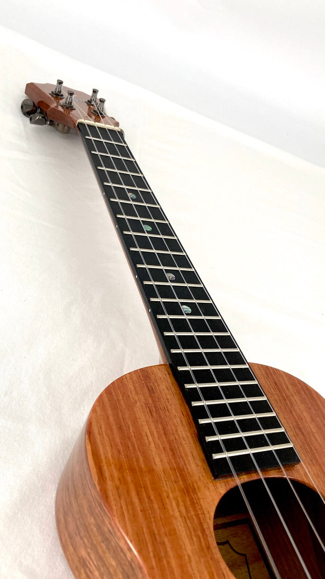 KoAloha KCM-02 Concert Longneck gloss #11