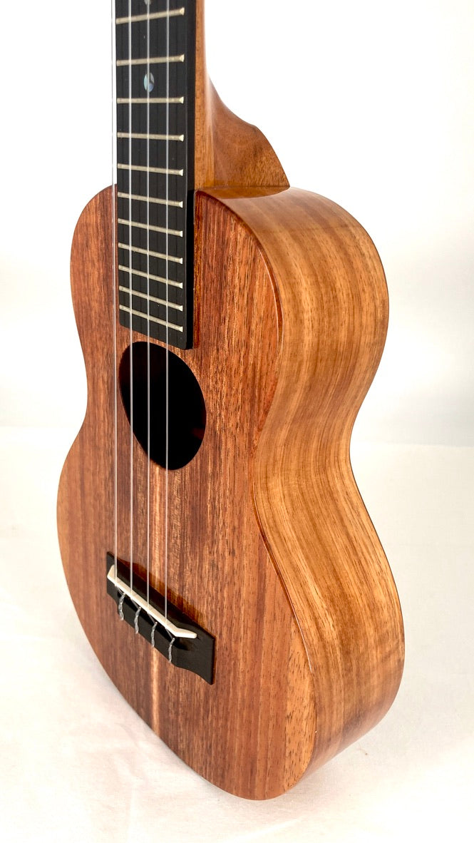 KoAloha KCM-02 Concert Longneck gloss #17