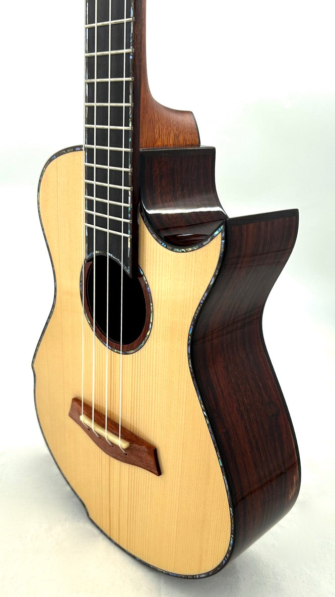 MAESTRO UT-SR (S) Tenor Cutaway