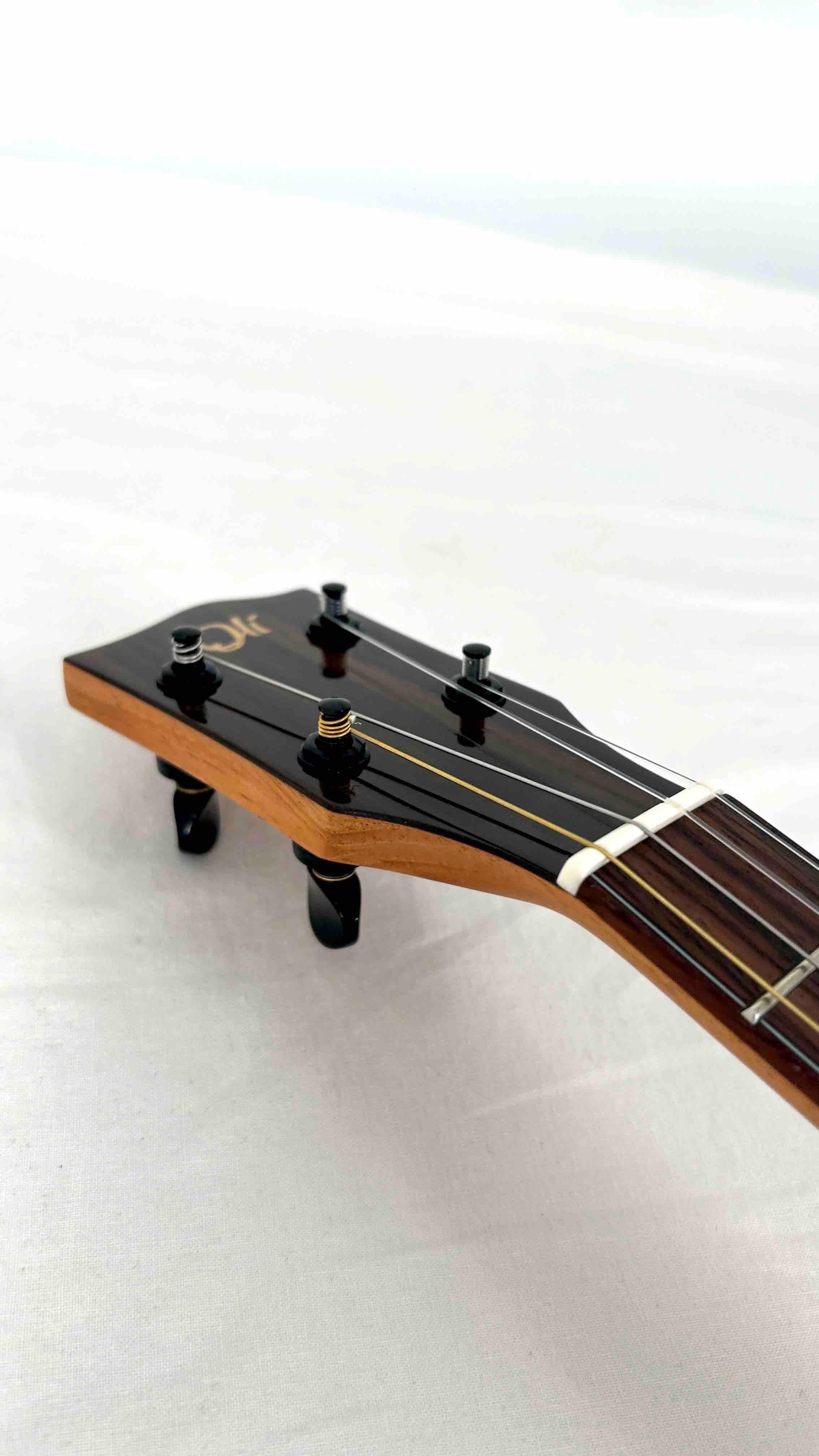 'Oli Bariton Acacia gloss (L1 BA)