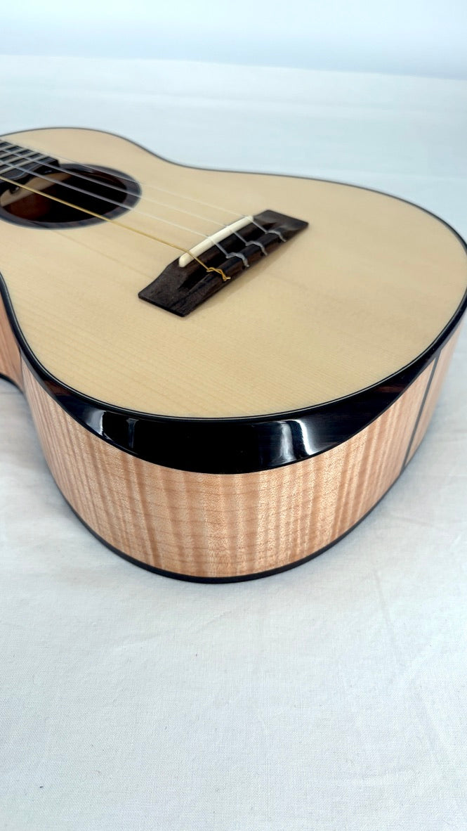 'Oli L2 Tenor Spruce Flamed Maple gloss (L2-TSFM)