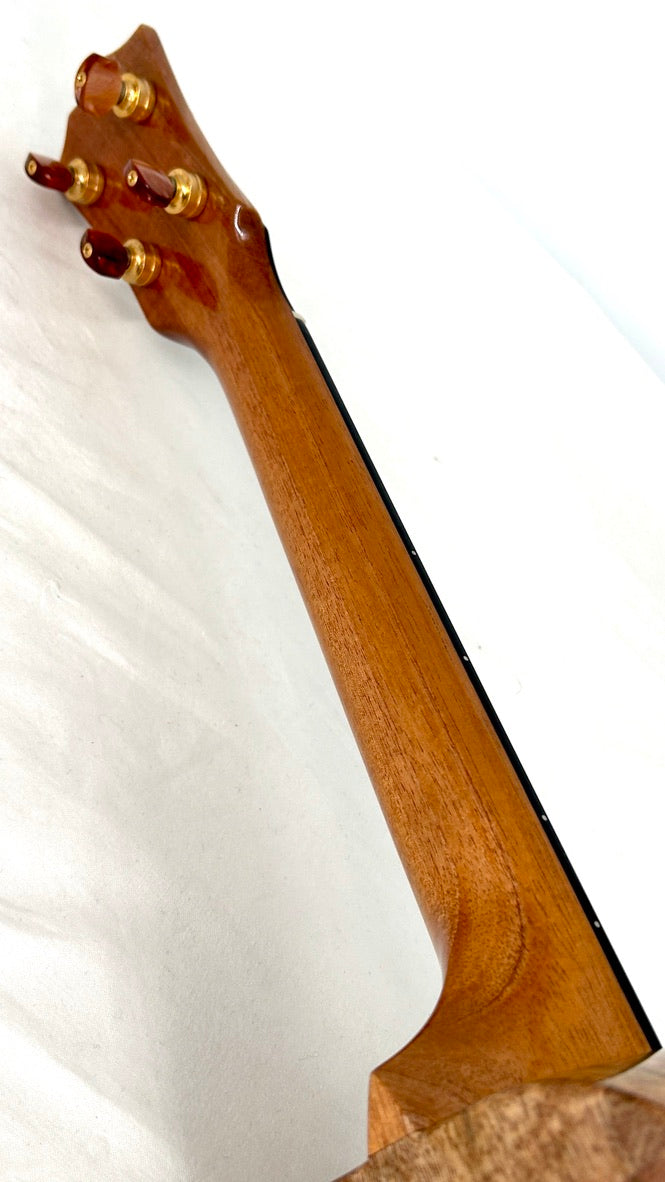 Rebel Double Creme Concert Longneck gloss #32