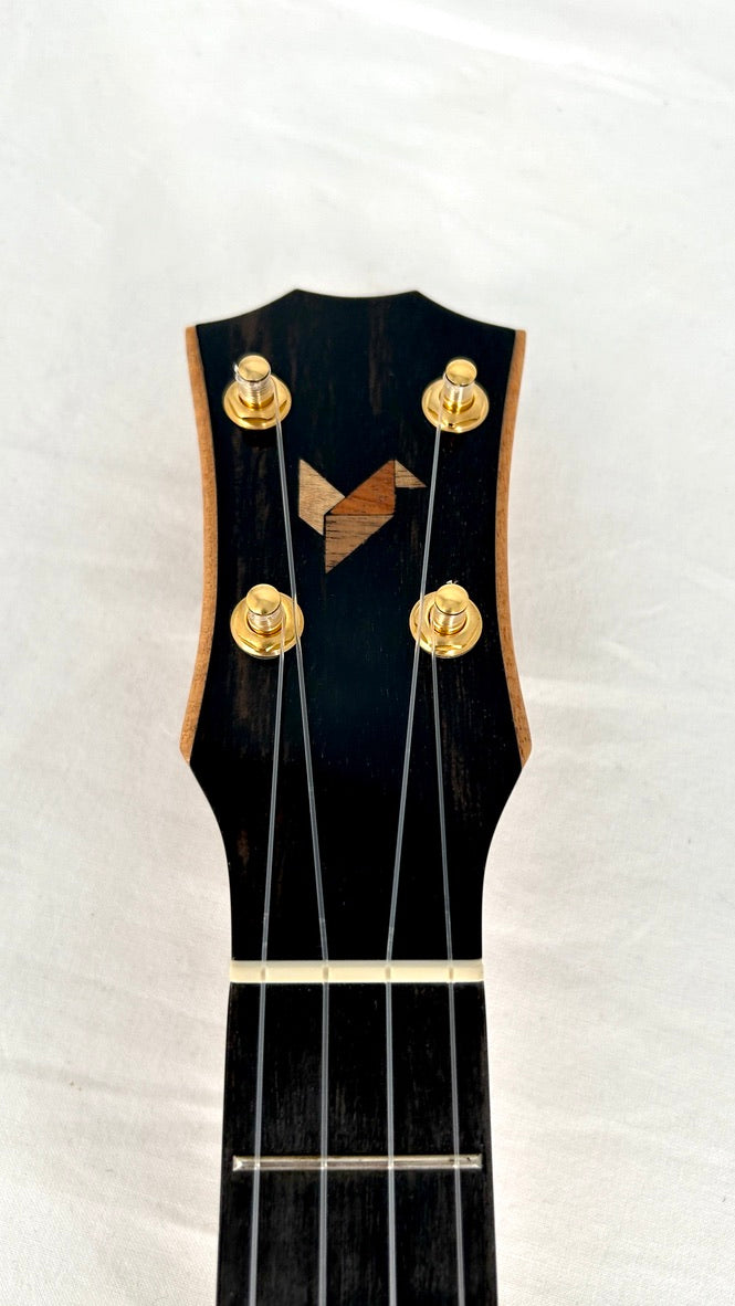 Rebel Creme brulee Concert Longneck gloss #13