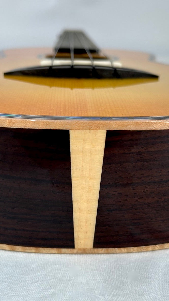 aNueNue Singer RT5R Lemon Sunburst