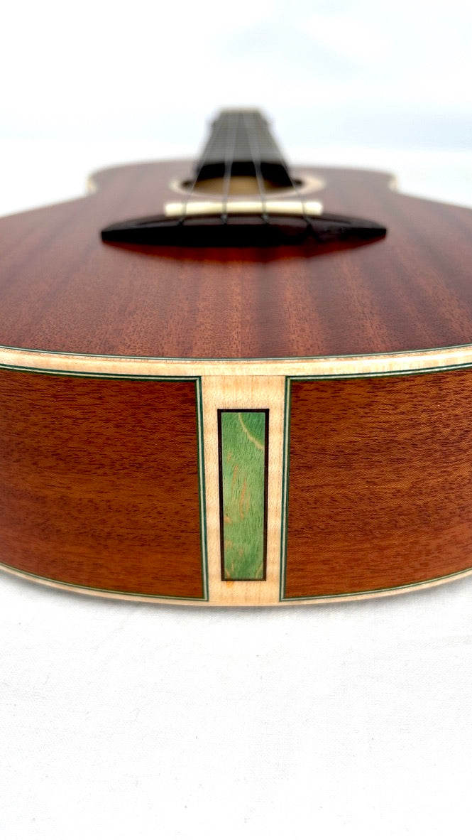 aNueNue UC110 Green Bird Concert