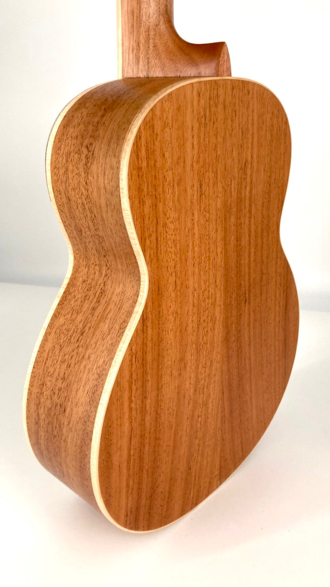 aNueNue UT-10 AM Tenor