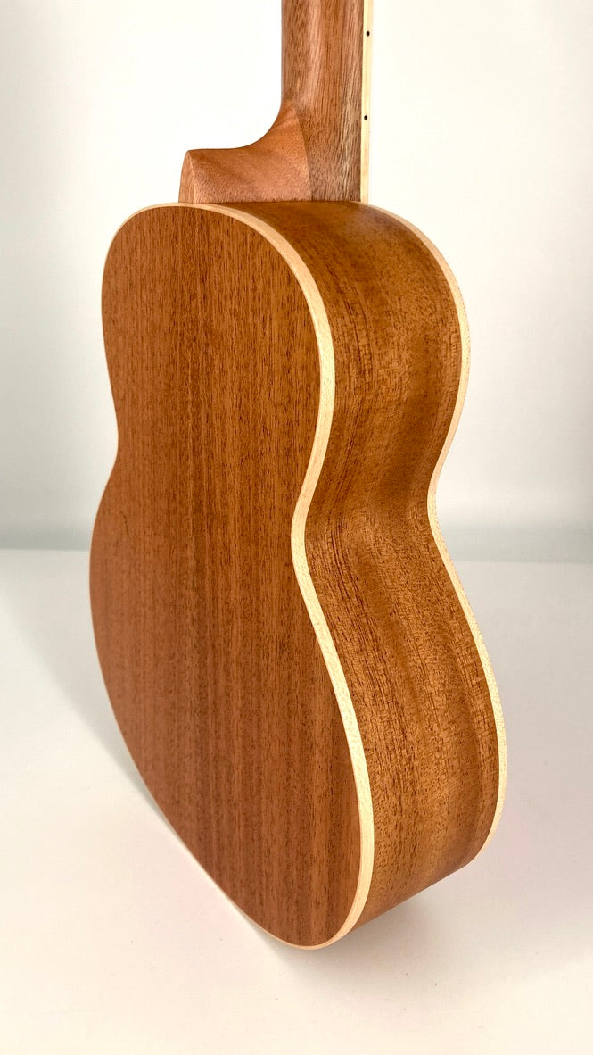 aNueNue UT-10 LC Tenor