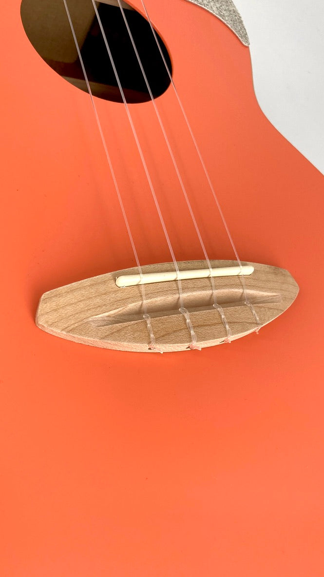 aNueNue UT-10 LC Tenor