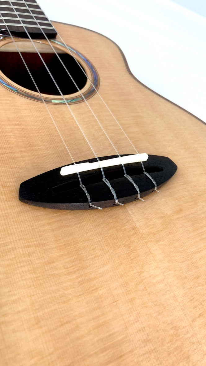 aNueNue UT100 Sitka Bird Tenor