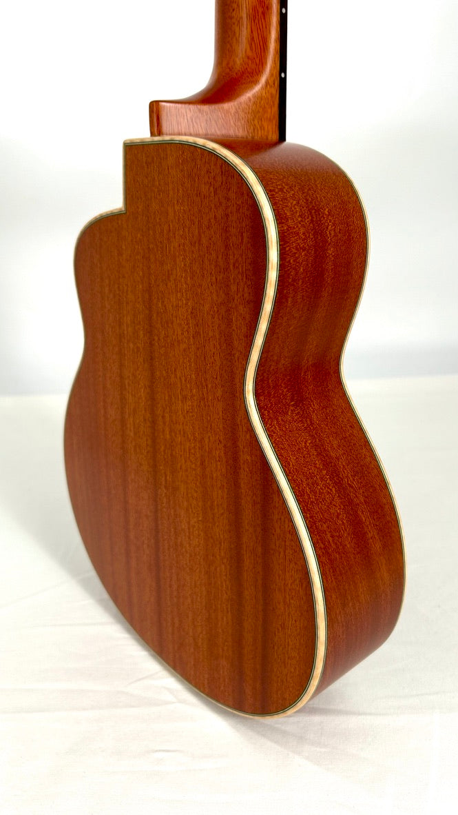 aNueNue UT110 Green Bird Tenor