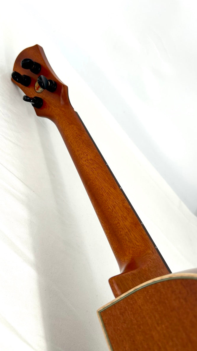 aNueNue UT110 Green Bird Tenor