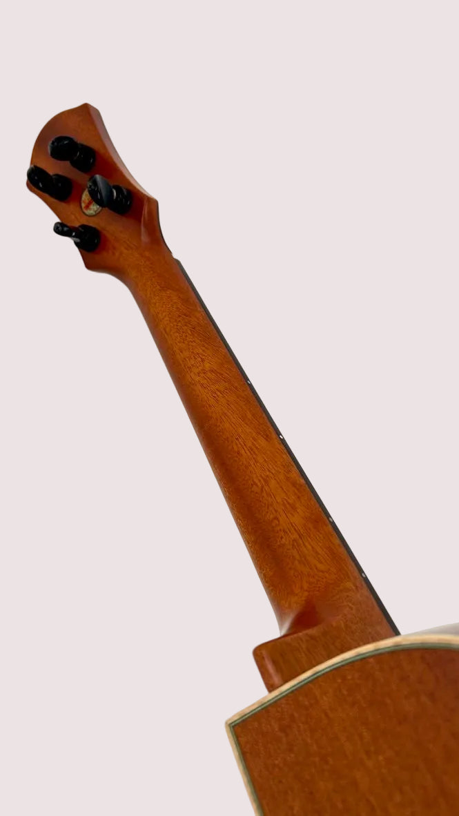 aNueNue UT110 Green Bird Tenor