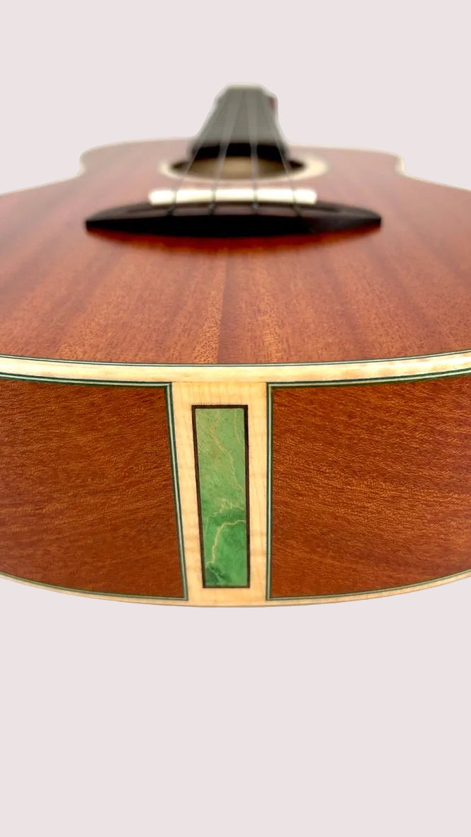 aNueNue UT110 Green Bird Tenor