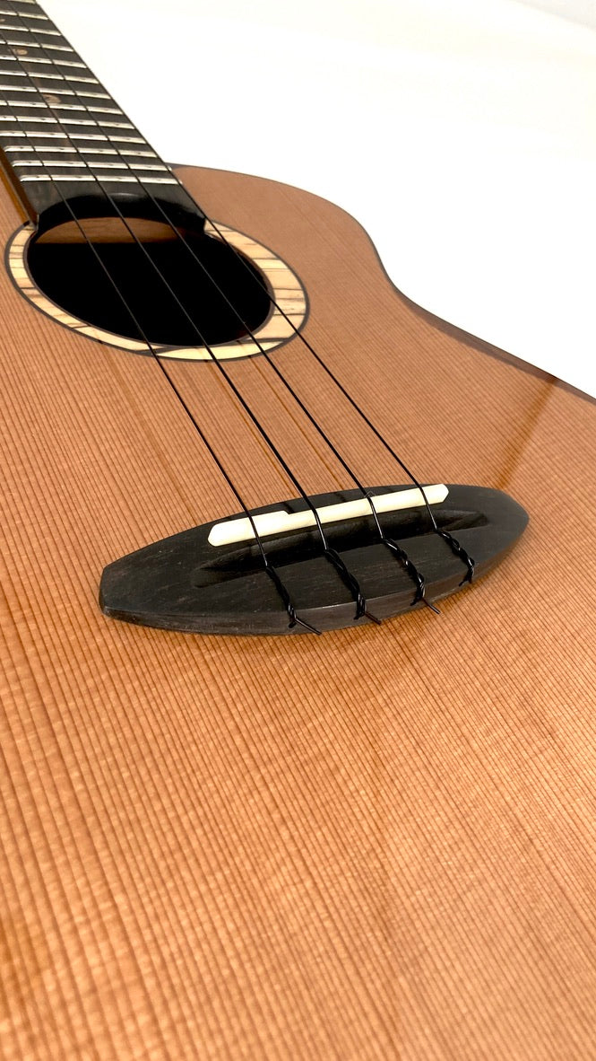 aNueNue UT214 Cedarbird Tenor