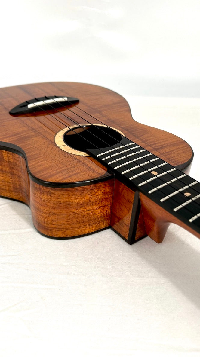 aNueNue UT3K Bird Tenor