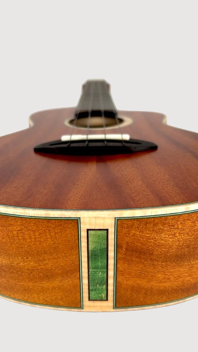 aNueNue UC110 Green Bird Concert