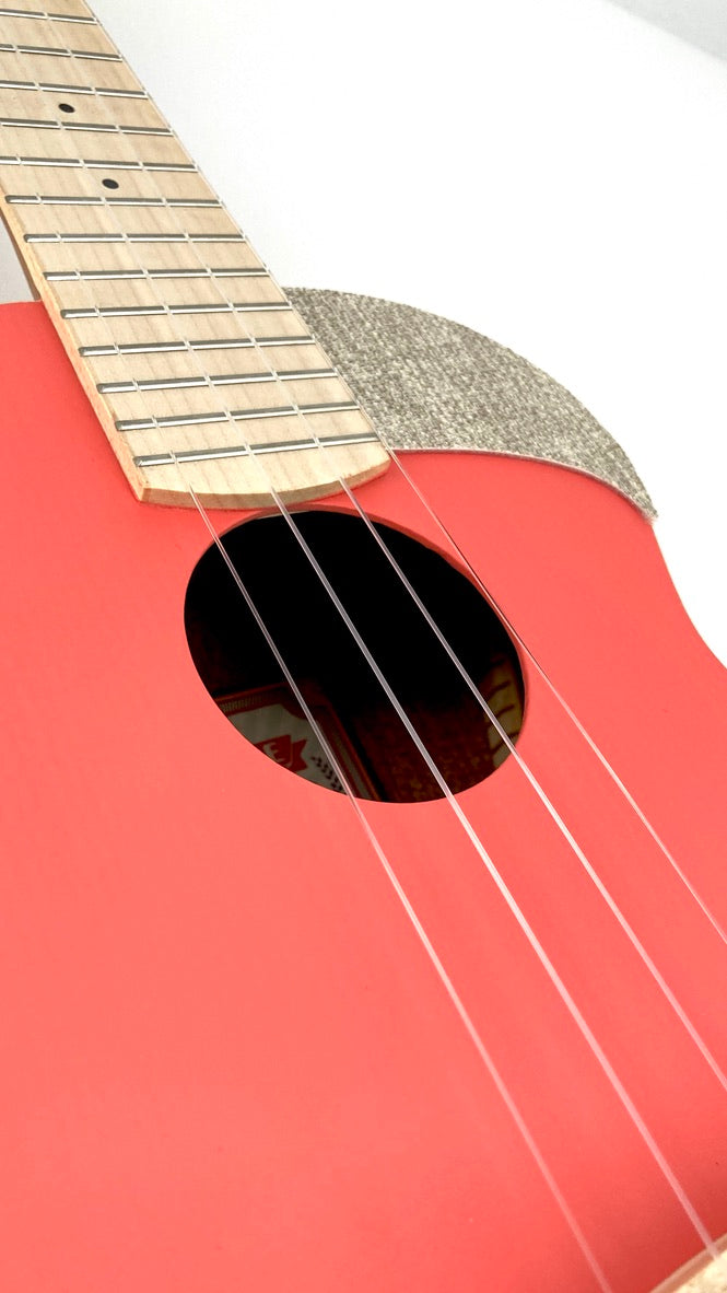 aNueNue UC-10 LCE Concert mit Pickup