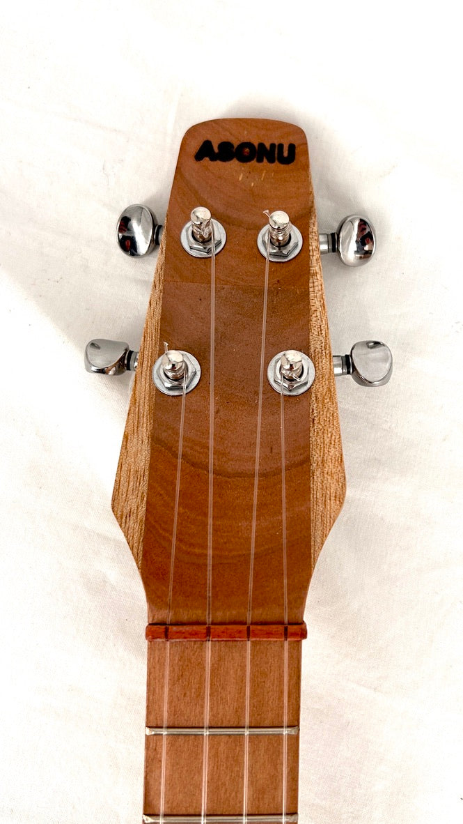 Asonu Tenor 4-string mit Pickup
