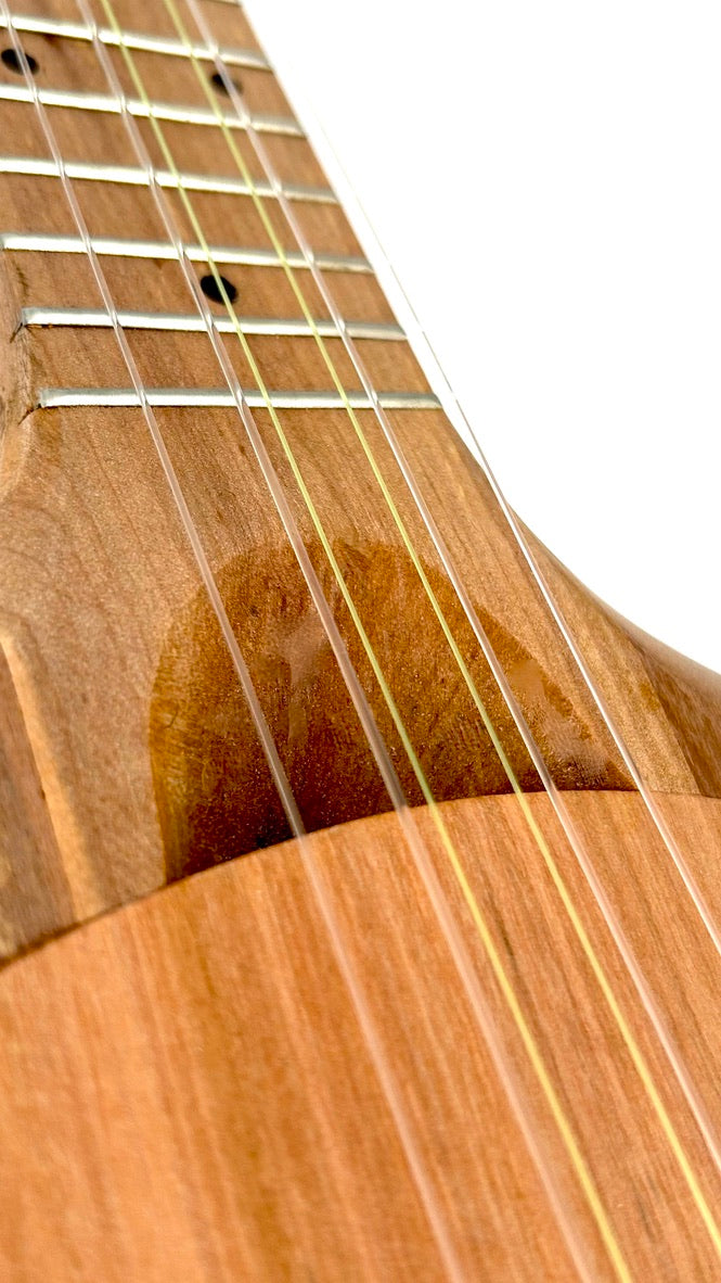 Asonu Tenor 6-string mit Pickup