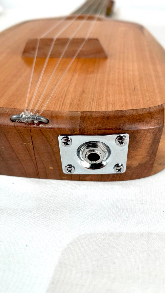 Asonu Tenor 4-string mit Pickup