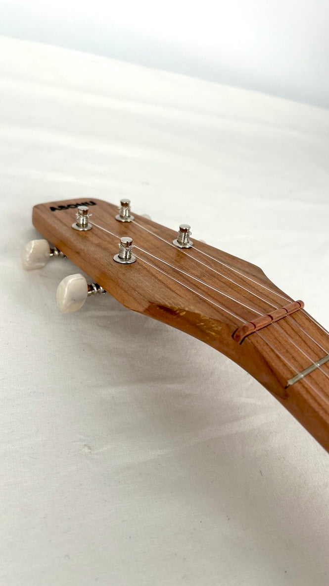 Asonu Tenor 4-string mit Pickup