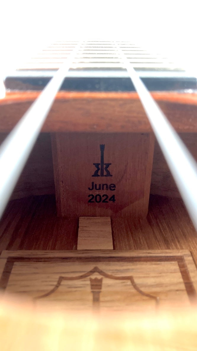 KoAloha KCM-02 Concert Longneck gloss #17