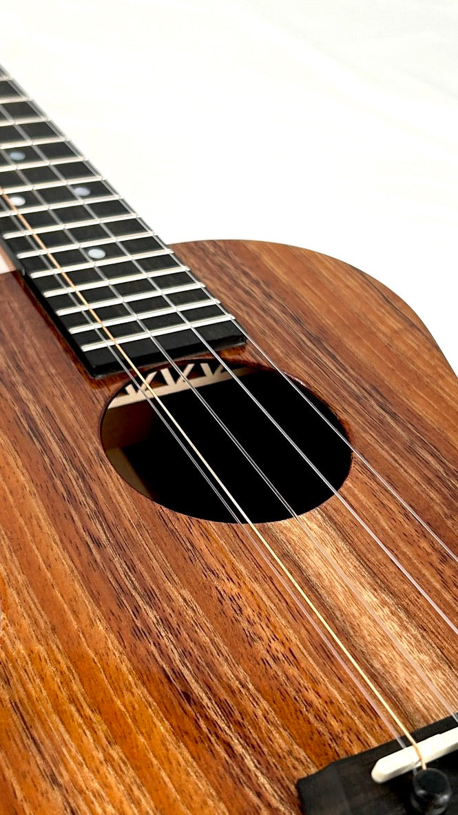 Kanile'a K1 Tenor Fünfsaiter gloss