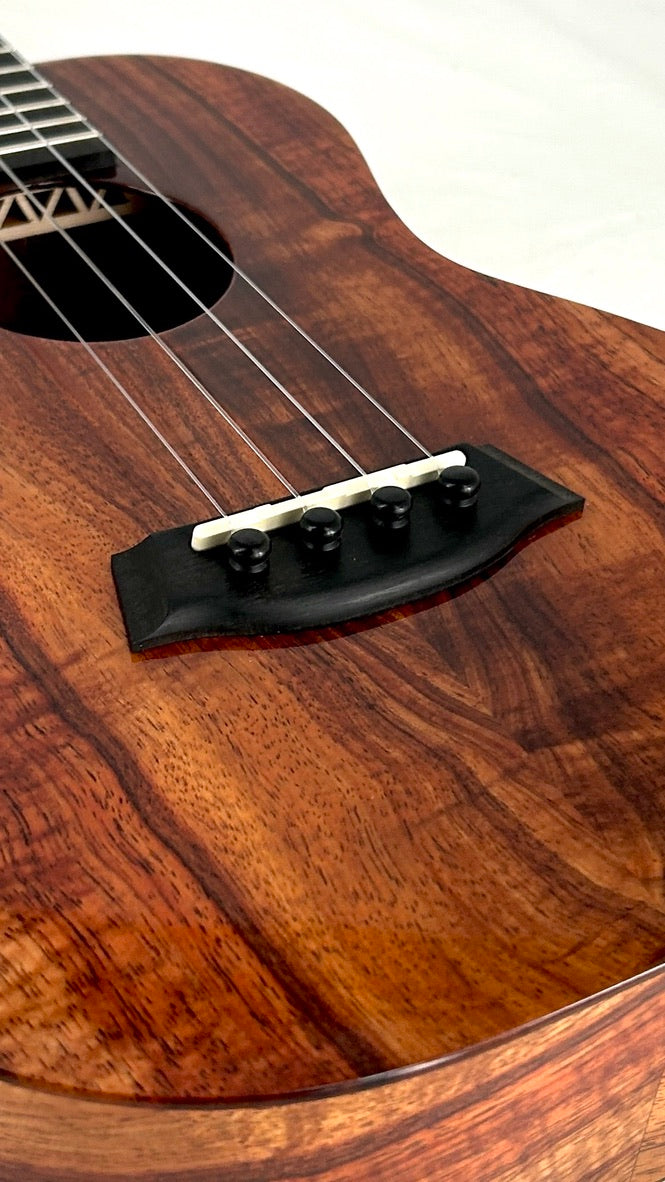 Kanile'a K1 Tenor Core gloss