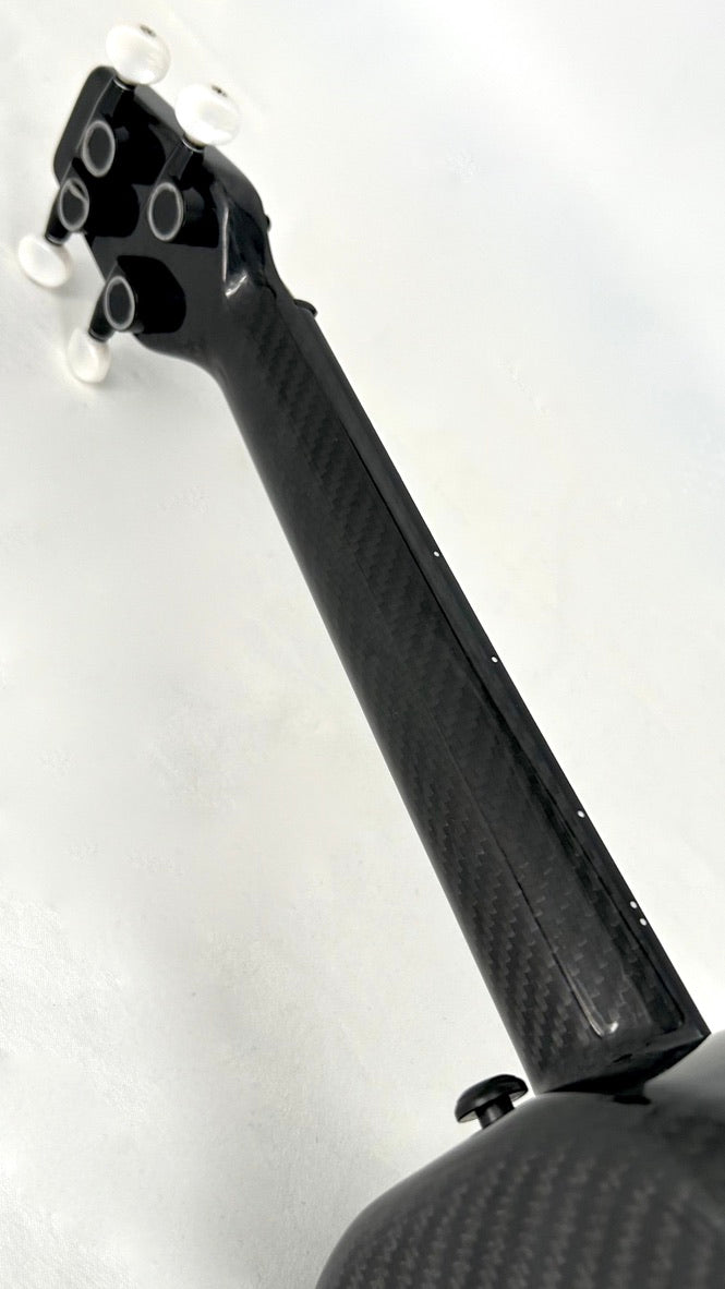 KLOS Concert Full Carbon mit Pickup und Soundport