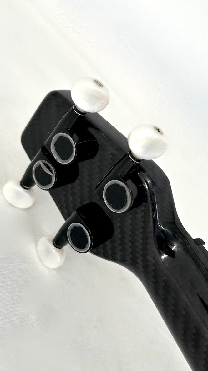 KLOS Concert Full Carbon mit Pickup und Soundport