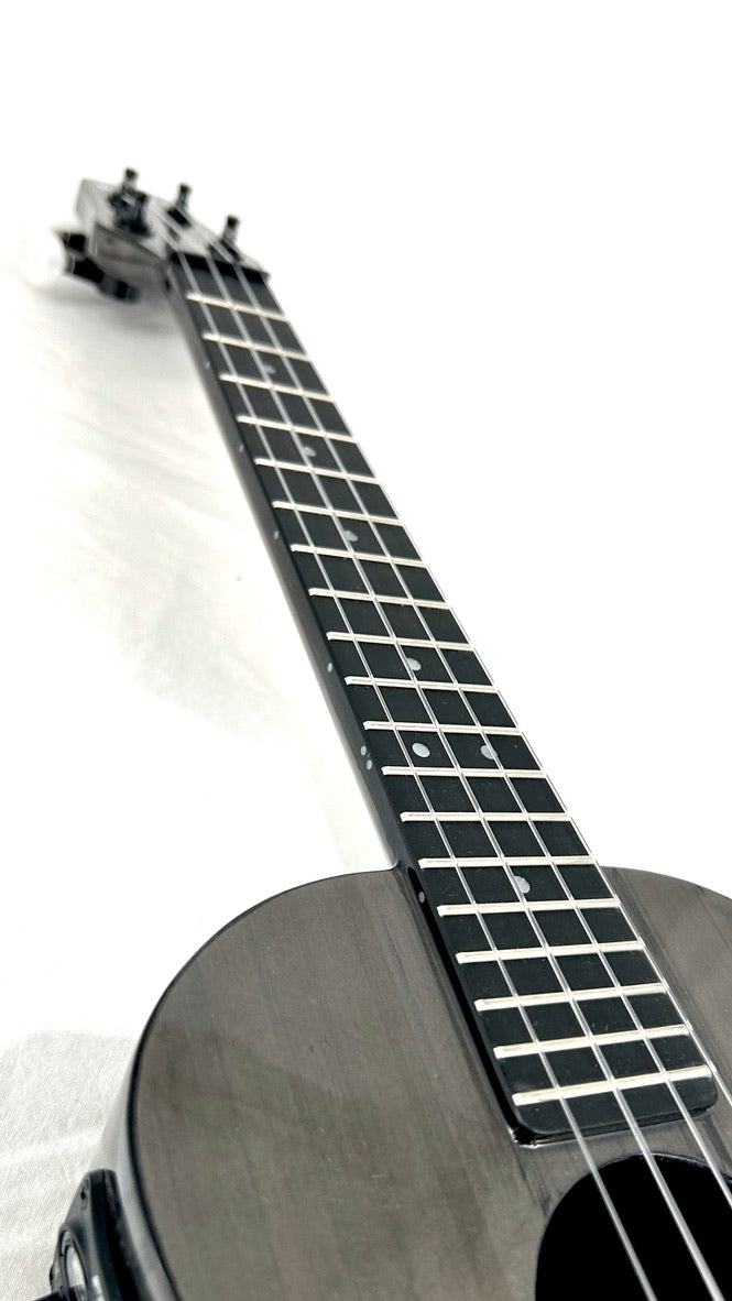 KLOS Tenor Carbon Timber mit Pickup und Soundport