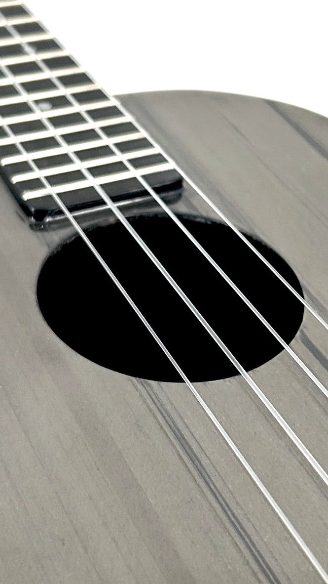 KLOS Tenor Carbon Timber mit Pickup und Soundport