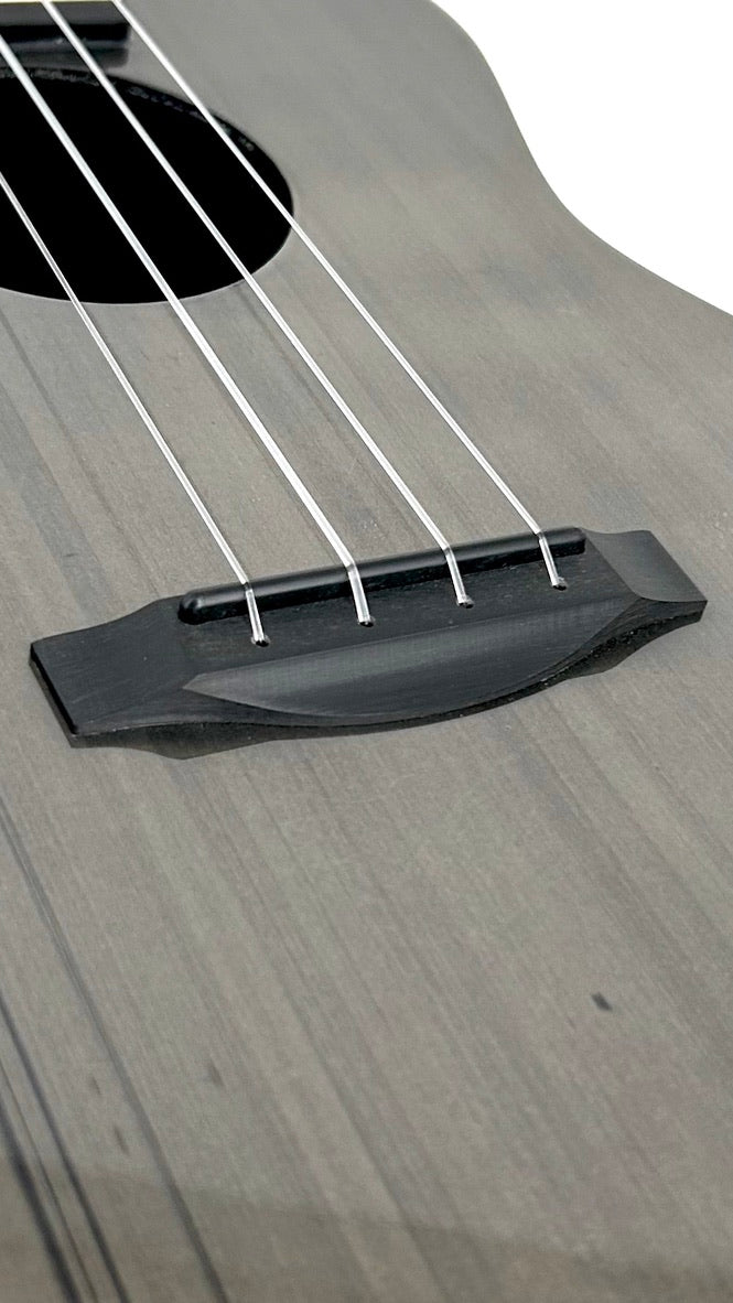 KLOS Tenor Carbon Timber mit Pickup und Soundport
