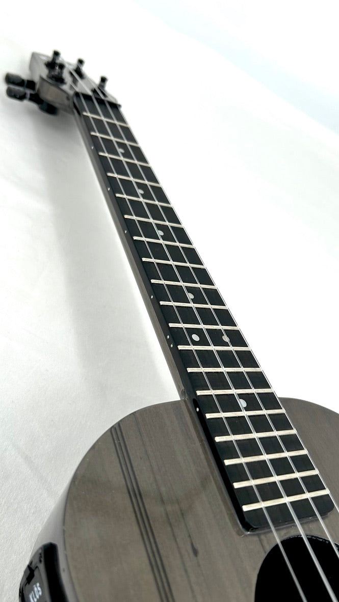 KLOS Tenor Carbon Timber mit Pickup und Soundport