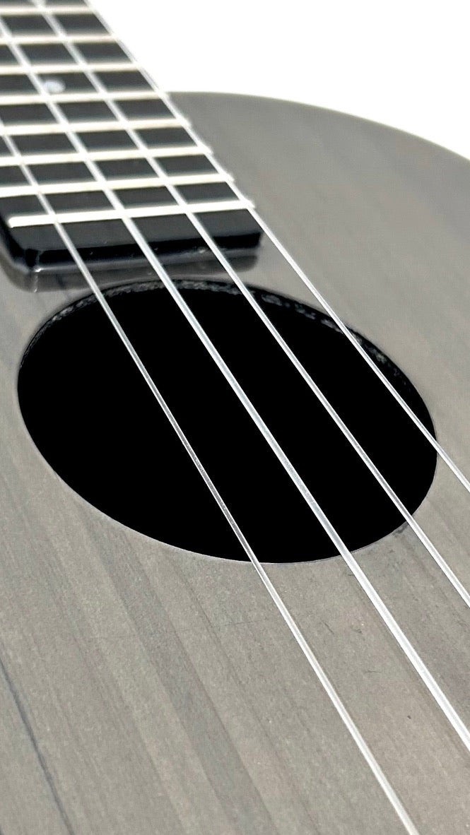 KLOS Tenor Carbon Timber mit Pickup und Soundport